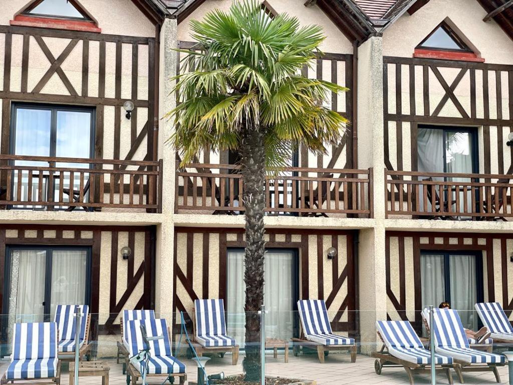 Logis Le Clos Deauville Saint Gatien Exterior foto