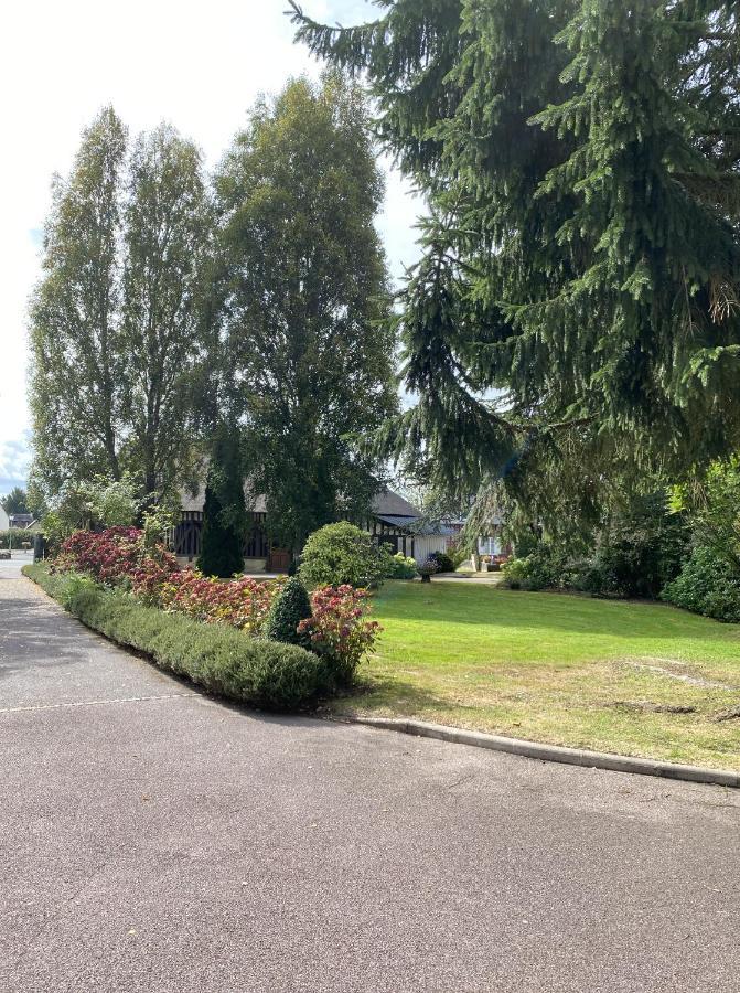Logis Le Clos Deauville Saint Gatien Exterior foto