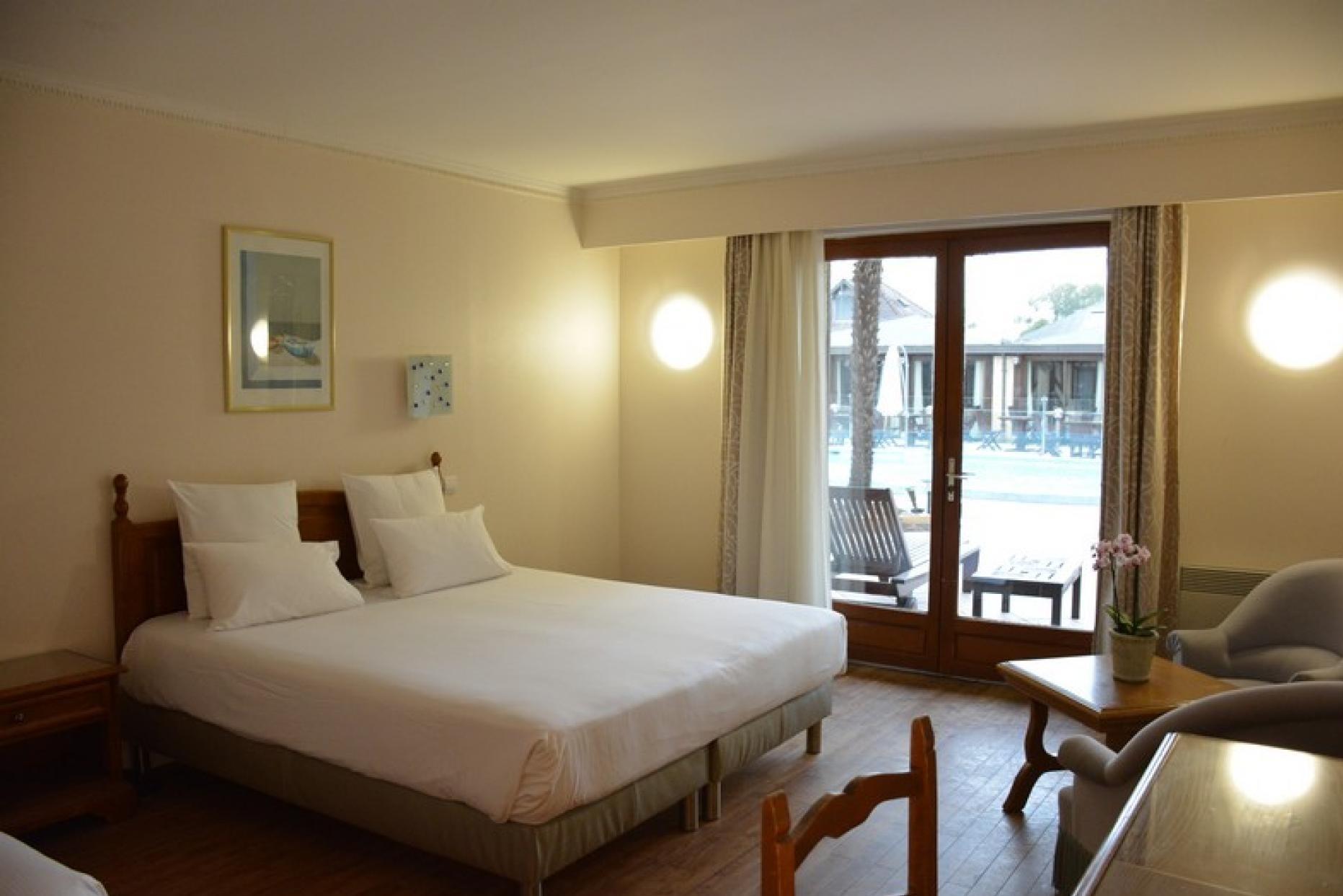 Logis Le Clos Deauville Saint Gatien Exterior foto