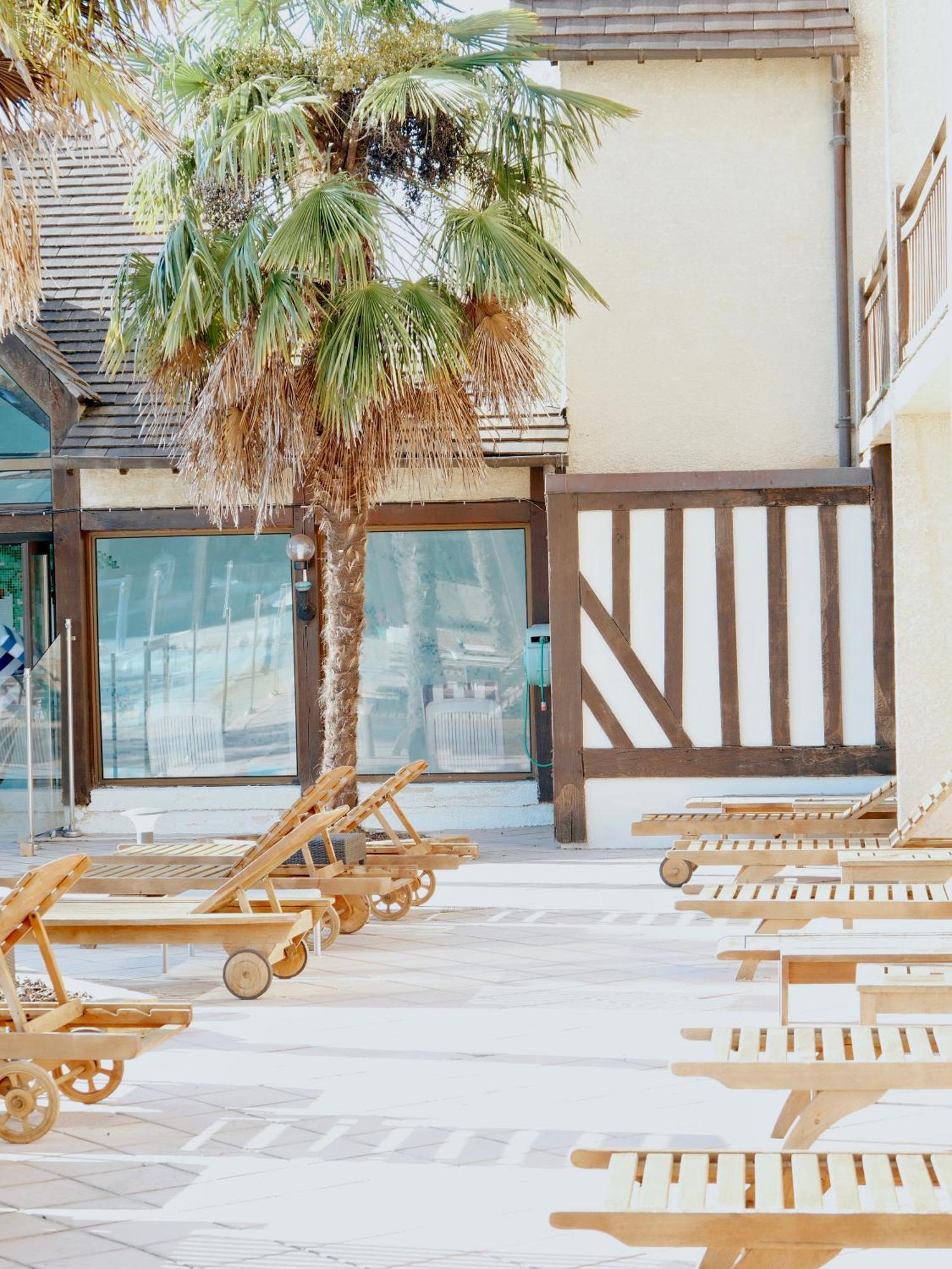 Logis Le Clos Deauville Saint Gatien Exterior foto